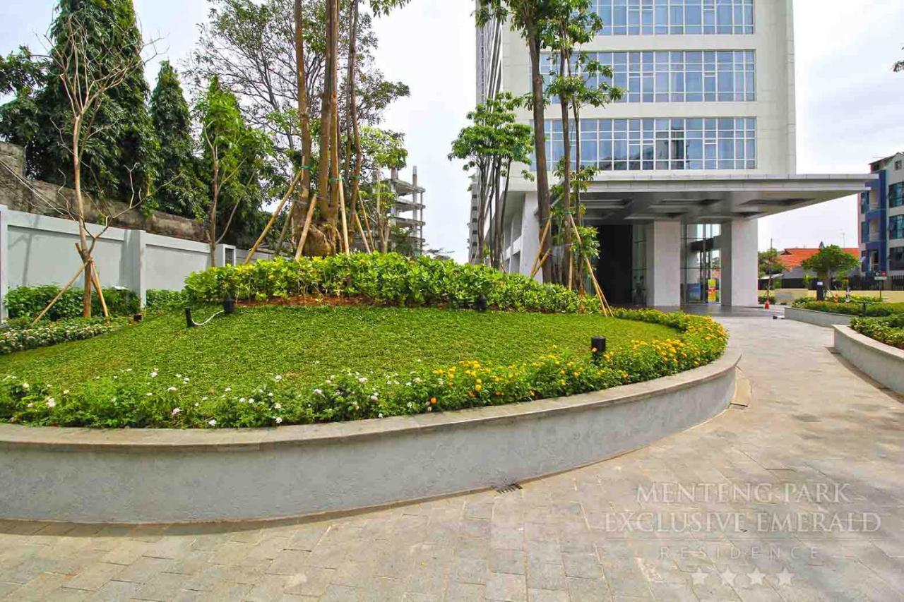 Menteng Park Exclusive Emerald Jakarta Exterior photo