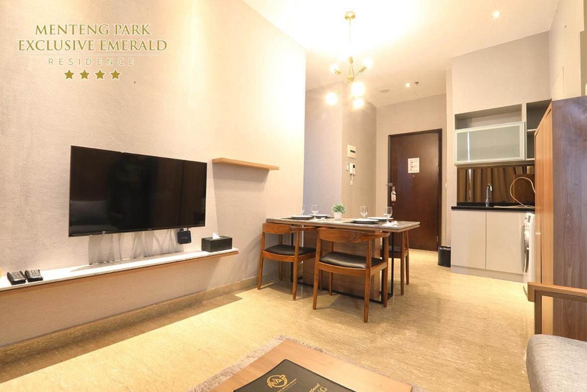 Menteng Park Exclusive Emerald Jakarta Exterior photo