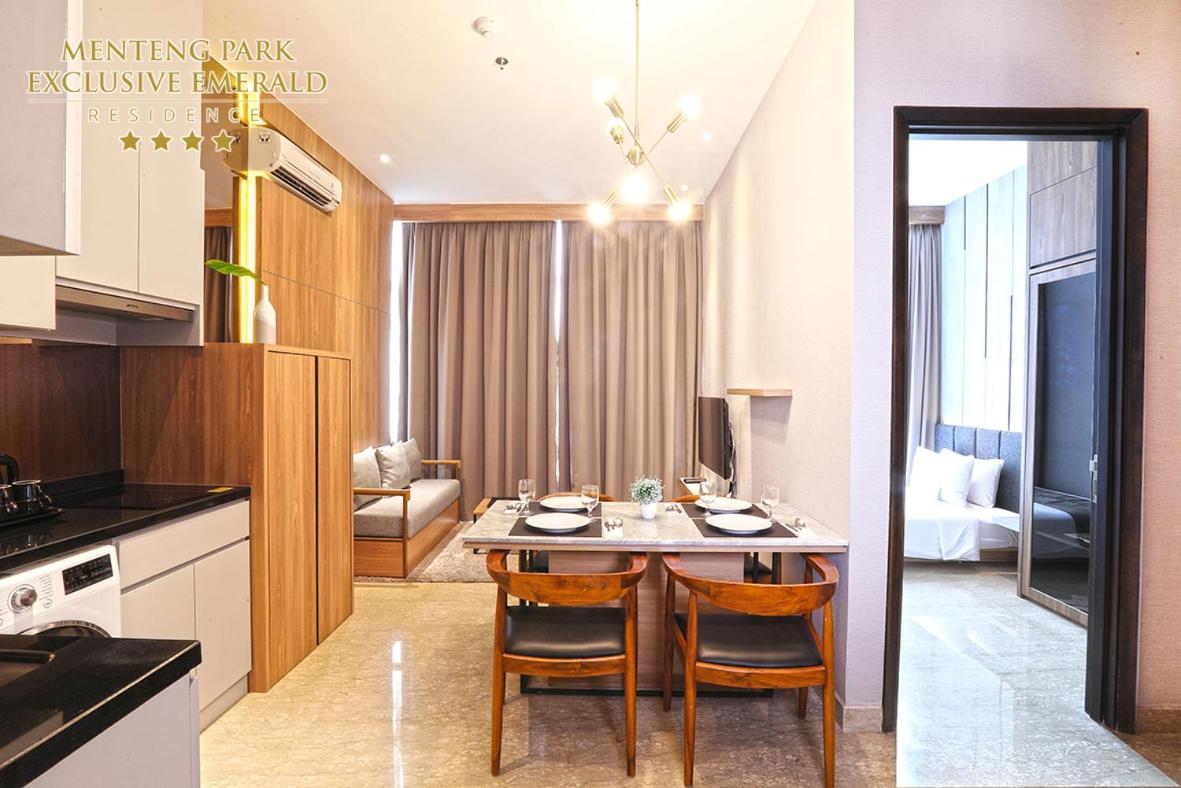 Menteng Park Exclusive Emerald Jakarta Exterior photo