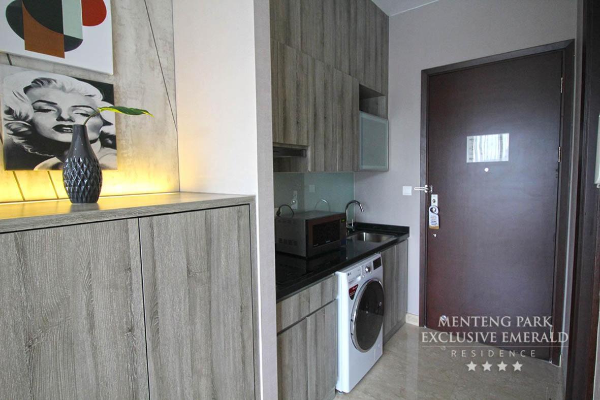 Menteng Park Exclusive Emerald Jakarta Exterior photo
